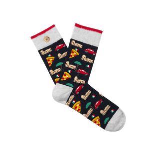 georges-amp-lucette-chaussettes-inseparables-cabaia-reinvente-les-accessoires-et-vetements-pour-les-femmes-hommes-et-enfants-bonnets-sacs-echarpes-chaussettes-serviettes-de-plage