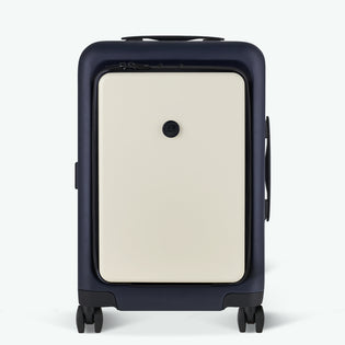valise-cabine-personnalisable-cabaia-reinvente-les-accessoires-et-vetements-pour-les-femmes-hommes-et-enfants-bonnets-sacs-echarpes-chaussettes-serviettes-de-plage