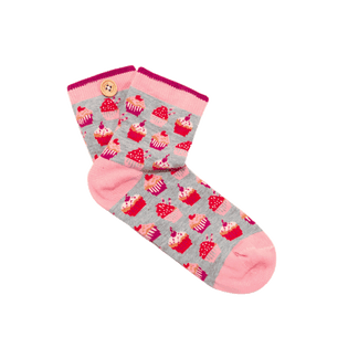 camille-amp-nathan-cabaia-reinvente-les-accessoires-et-vetements-pour-les-femmes-hommes-et-enfants-bonnets-sacs-echarpes-chaussettes-serviettes-de-plage