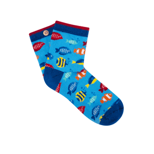 james-amp-mathilde-chaussettes-inseparables-cabaia-reinvente-les-accessoires-et-vetements-pour-les-femmes-hommes-et-enfants-bonnets-sacs-echarpes-chaussettes-serviettes-de-plage