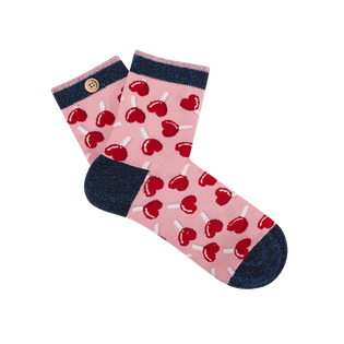 fatia-amp-yassine-chaussettes-inseparables-cabaia-reinvente-les-accessoires-et-vetements-pour-les-femmes-hommes-et-enfants-bonnets-sacs-echarpes-chaussettes-serviettes-de-plage