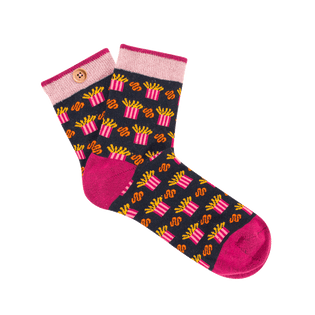 maud-amp-william-chaussettes-inseparables-pour-femmes-cabaia-reinvente-les-accessoires-et-vetements-pour-les-femmes-hommes-et-enfants-bonnets-sacs-echarpes-chaussettes-serviettes-de-plage