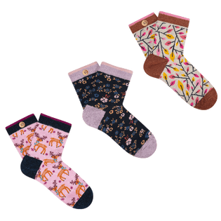 les-rennes-des-neiges-chaussettes-pour-enfants-cabaia-reinvente-les-accessoires-et-vetements-pour-les-femmes-hommes-et-enfants-bonnets-sacs-echarpes-chaussettes-serviettes-de-plage