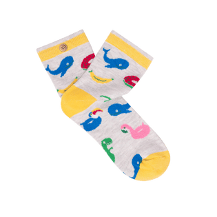 mehdi-amp-bela-chaussettes-enfants-cabaia-reinvente-les-accessoires-et-vetements-pour-les-femmes-hommes-et-enfants-bonnets-sacs-echarpes-chaussettes-serviettes-de-plage
